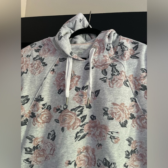 Calvin Klein performance crop top - Picture 2 of 4